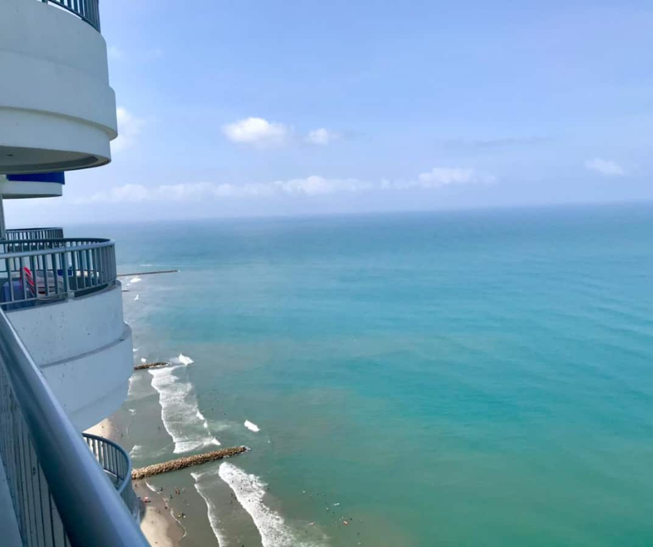 Penthouse amoblado 3701 tres alcobas frente al mar en Palmetto Cartagena