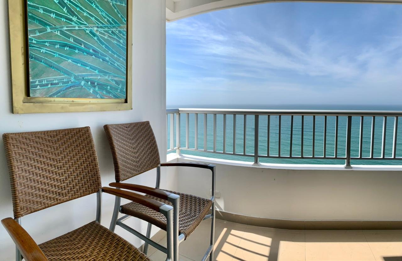 Apartamento amoblado 2504 dos alcobas frente al mar en Palmetto Cartagena