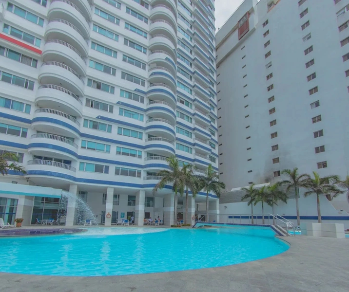 Fachada del Edificio Palmetto Cartagena en la Avenida el Malecón # 8-50 frente al mar